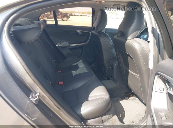YV126MFL4J2453666 2018 VOLVO S60 Gray Вид наклейки з VIN-кодом