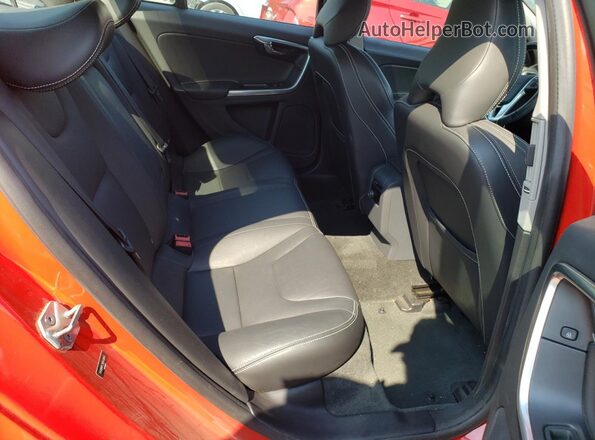 YV126MFL5H2432643 2017 VOLVO S60 Red 