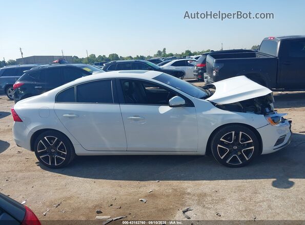 YV126MFL6J2456360 2018 VOLVO S60 Белый Вид задней части салона