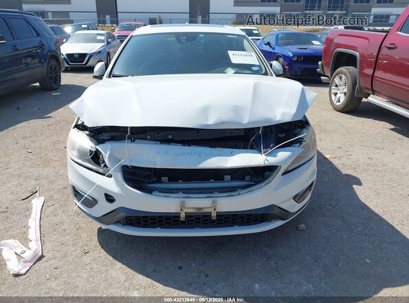 YV126MFLXJ2451548 2018 VOLVO S60 White ხელსაწყოთა პანელის ხედი