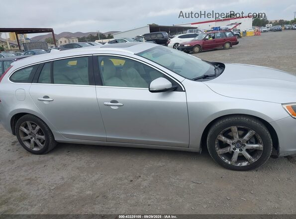 YV140MEK4H1331683 2017 VOLVO V60 Silver უკანა სალონის ხედი