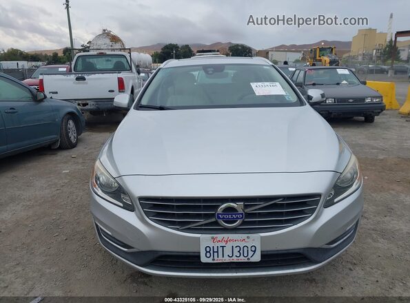 YV140MEK4H1331683 2017 VOLVO V60 Silver ხელსაწყოთა პანელის ხედი