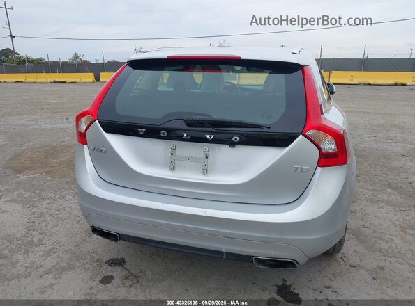 YV140MEK4H1331683 2017 VOLVO V60 Silver 