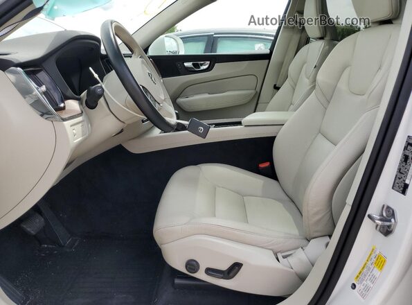 YV4102DK4M1783395 2021 VOLVO XC60 White 