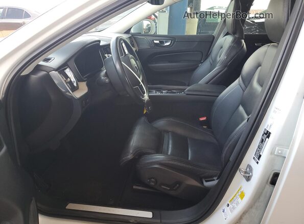 YV4102DL7M1862519 2021 VOLVO XC60 White 