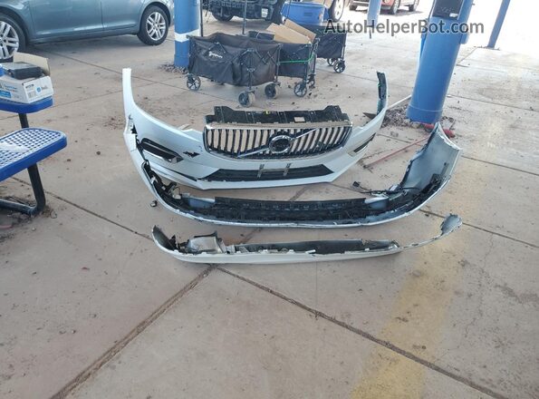 YV4102DL7M1862519 2021 VOLVO XC60 White 