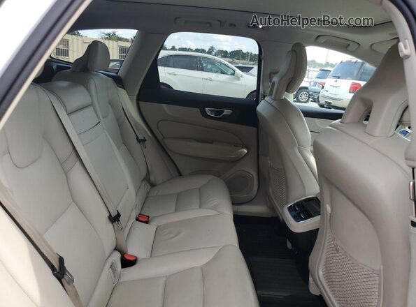 YV4102RL5J1029984 2018 VOLVO XC60 White 