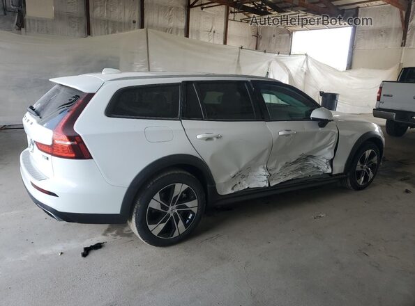 YV4102WK4N2092036 2022 VOLVO V60 White 