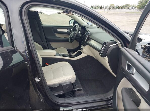 YV4162UK0L2196408 2020 VOLVO XC40 Черный Вид салона спереди
