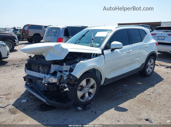 YV4162UK7M2464551 2021 VOLVO XC40 White Передня ліва чверть