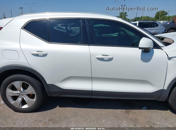 YV4162UK7M2464551 2021 VOLVO XC40 White Панорамний вид салону 360°