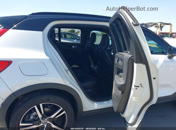 YV4162UM0M2522372 2021 VOLVO XC40 Белый Вид наклейки с VIN-кодом
