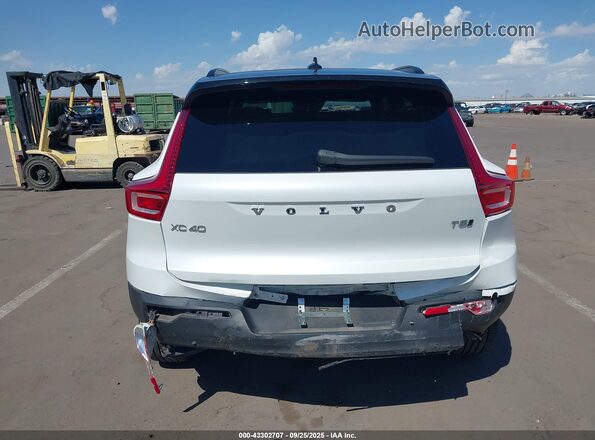 YV4162UM0M2522372 2021 VOLVO XC40 Белый 