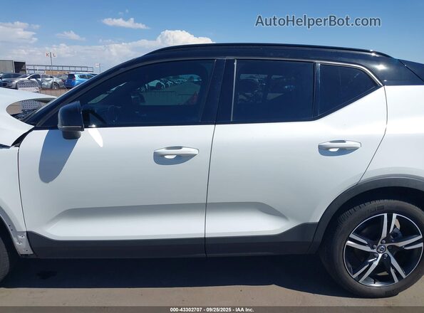 YV4162UM0M2522372 2021 VOLVO XC40 Белый 