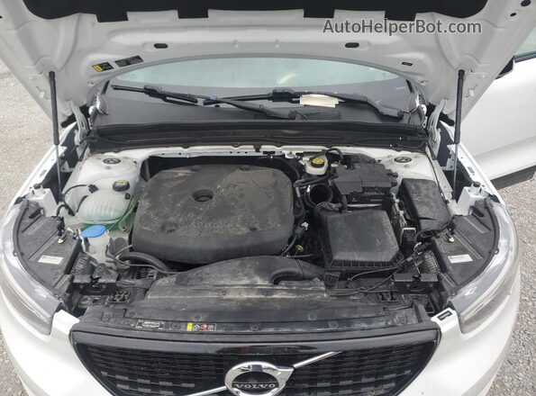 YV4162UM5M2589145 2021 VOLVO XC40 White Вид підкапотного простору