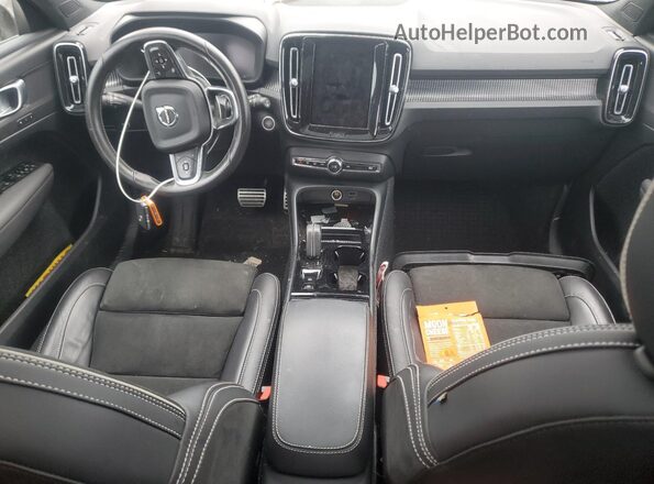 YV4162UM5M2589145 2021 VOLVO XC40 White Вид панелі приладів