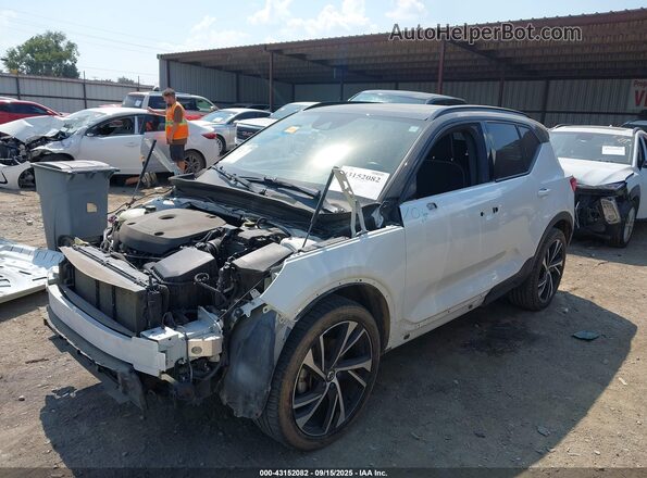 YV4162UM6L2279763 2020 VOLVO XC40 White Առջևի ձախ երեք քառորդ տեսարան