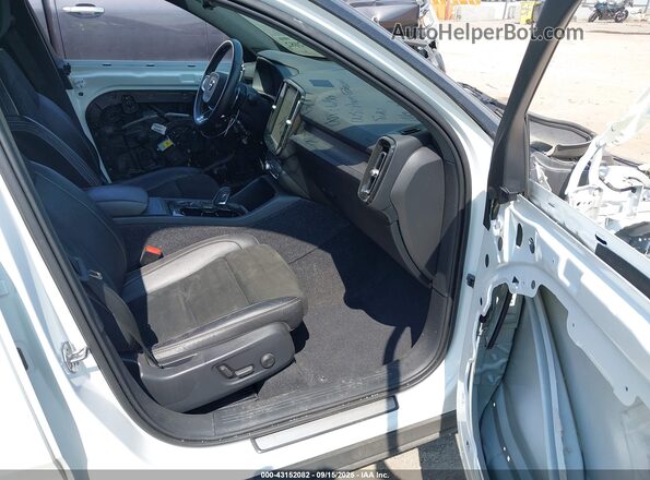 YV4162UM6L2279763 2020 VOLVO XC40 White Սալոնի դիմացի տեսք