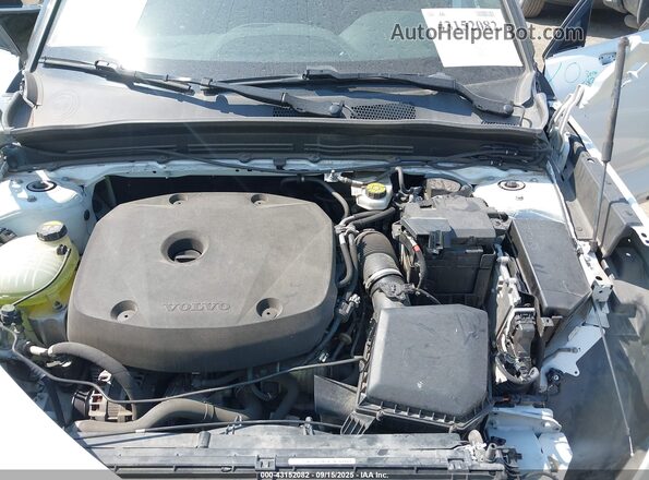 YV4162UM6L2279763 2020 VOLVO XC40 White Հետևի տեսք