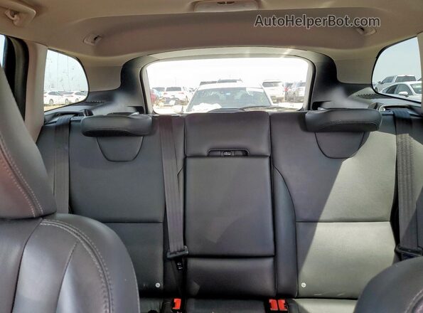YV440MDU3H2152812 2017 VOLVO XC60 Black 