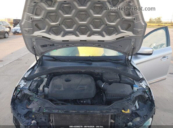 YV440MDU5H2149491 2017 VOLVO XC60 Silver 