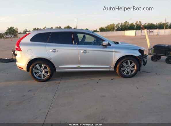 YV440MDU5H2149491 2017 VOLVO XC60 Silver 