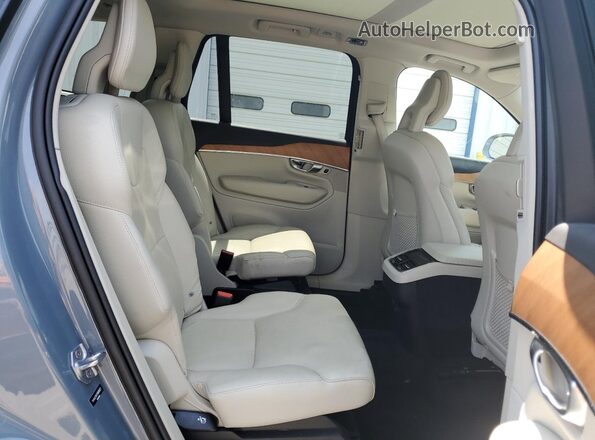 YV4A221K7N1809021 2022 VOLVO XC90 Gray Vista interior trasera