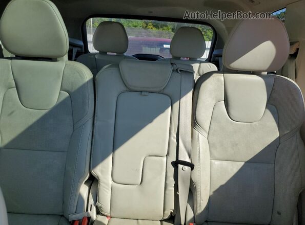 YV4A22PL5L1582263 2020 VOLVO XC90 Silver Widok tylnych siedzeń