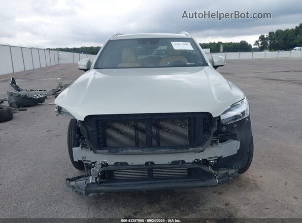 YV4A22PL5N1857990 2022 VOLVO XC90 Silver Rear interior view