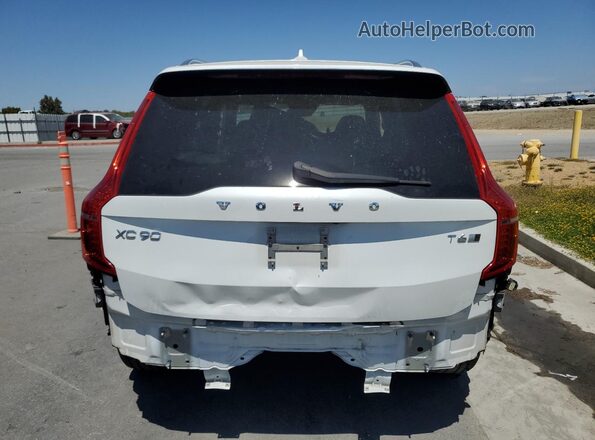 YV4A22PL6J1389214 2018 VOLVO XC90 White 