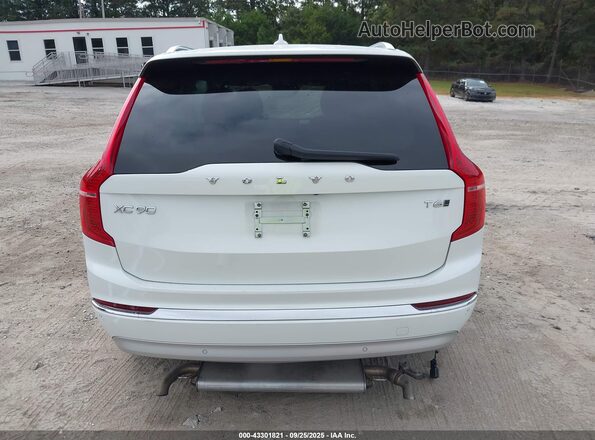 YV4A22PL9N1868569 2022 VOLVO XC90 White 