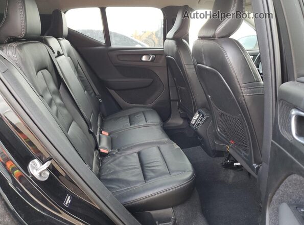 YV4AC2HK4N2780784 2022 VOLVO XC40 Black 