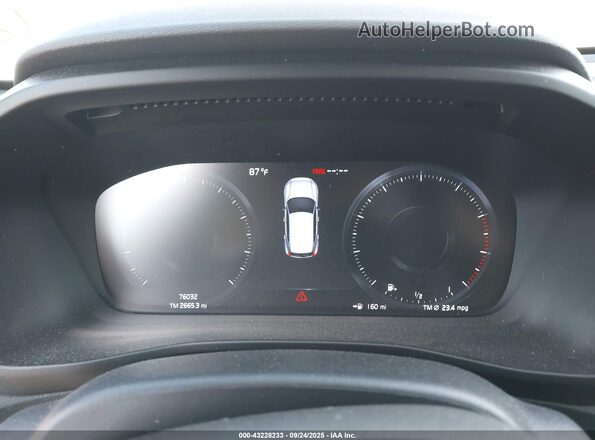YV4AC2HM3M2521932 2021 VOLVO XC40 White Widok tylnych siedzeń