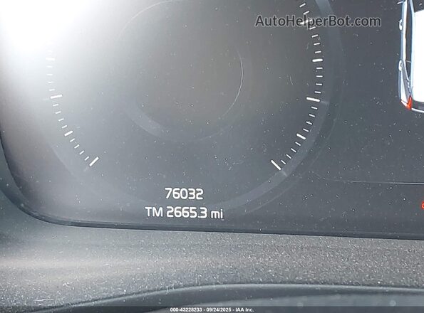 YV4AC2HM3M2521932 2021 VOLVO XC40 White 
