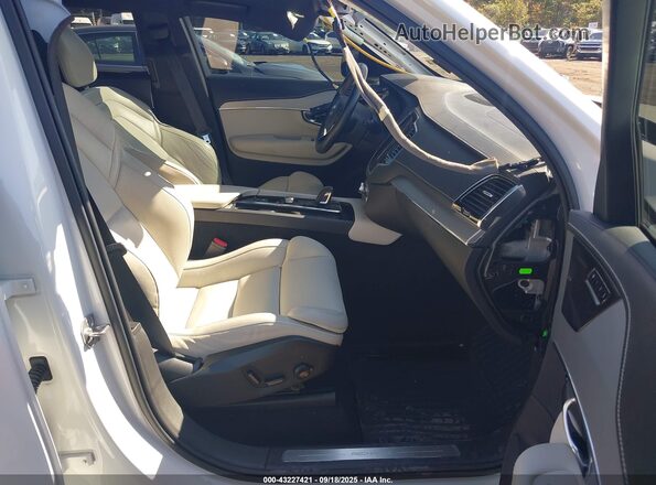 YV4BR0CM2M1750025 2021 VOLVO XC90 RECHARGE PLUG-IN HYBRID Белый Вид салона спереди