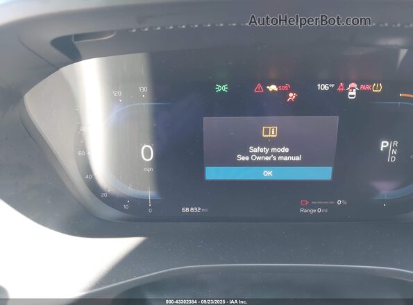 YV4ED3GM1P2033587 2023 VOLVO C40 RECHARGE PURE ELECTRIC White 