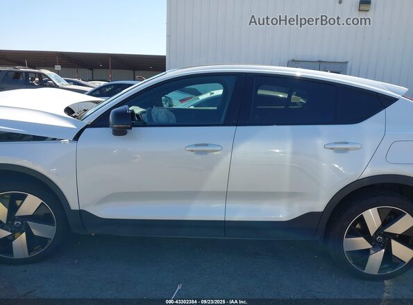 YV4ED3GM1P2033587 2023 VOLVO C40 RECHARGE PURE ELECTRIC White Панорамний вид салону 360°