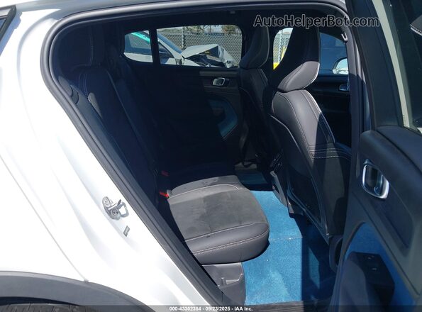 YV4ED3GM1P2033587 2023 VOLVO C40 RECHARGE PURE ELECTRIC White Вид наклейки з VIN-кодом