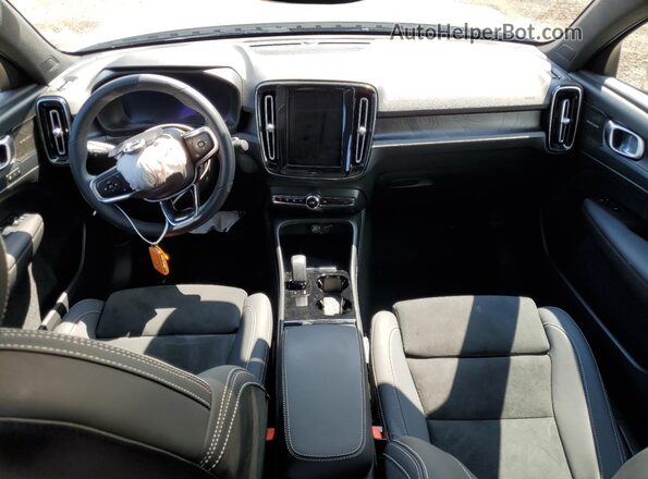 YV4ED3GM1P2040197 2023 VOLVO C40 Серый Вид панели приборов