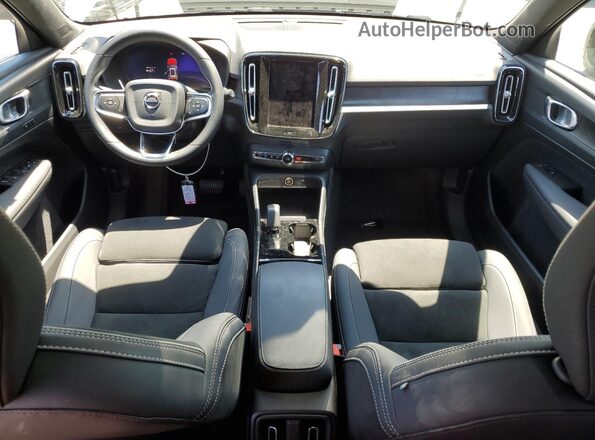 YV4ED3UL4P2108035 2023 VOLVO XC40 Green 