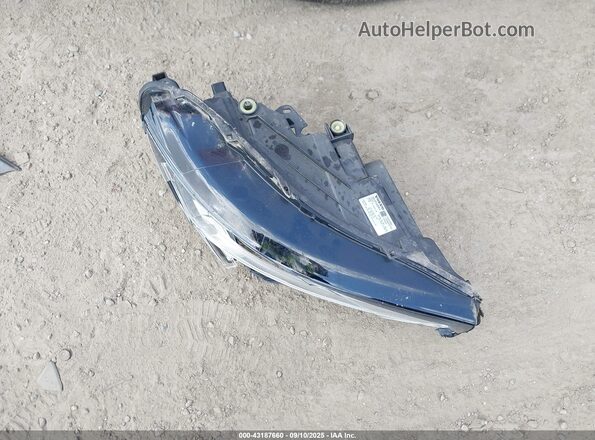 YV4EH3BL2R2098356 2024 VOLVO C40 Серый Вид панели приборов