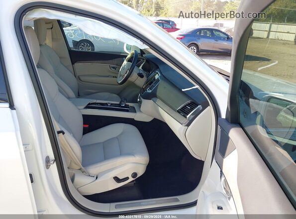 YV4H600N0P1982255 2023 VOLVO XC90 RECHARGE PLUG-IN HYBRID White Widok wnętrza z przodu
