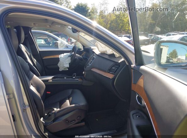 YV4H60CEXR1148010 2024 VOLVO XC90 RECHARGE PLUG-IN HYBRID Silver Widok wnętrza z przodu