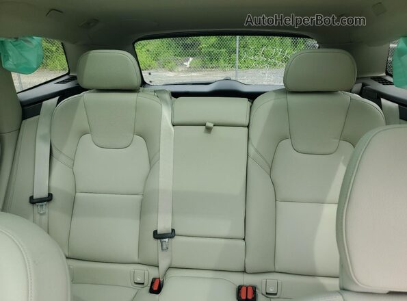 YV4H60DW8P1363390 2023 VOLVO XC60 White 