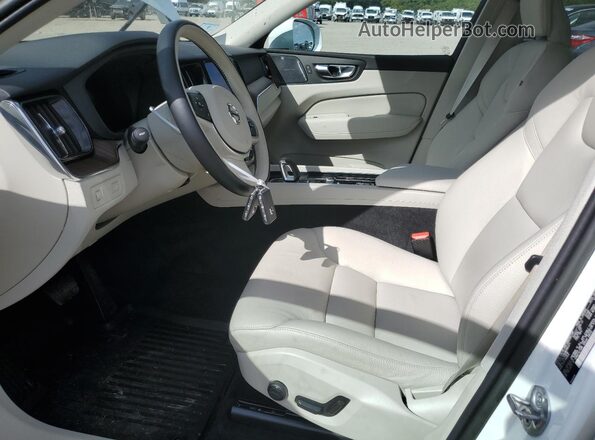 YV4L12RK8N1084271 2022 VOLVO XC60 White Вид салону спереду