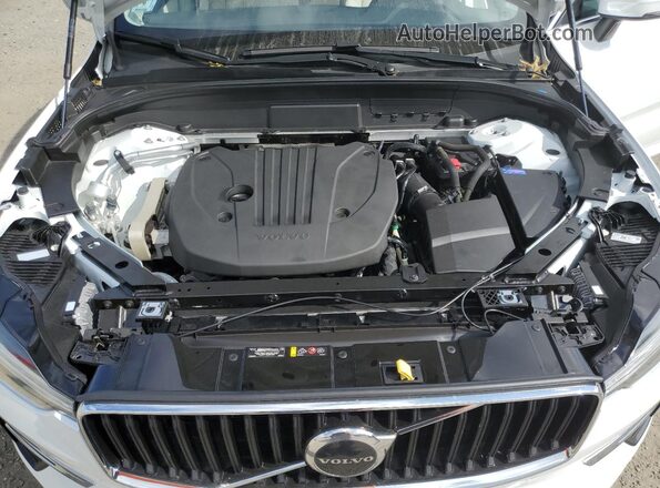 YV4L12RK8N1084271 2022 VOLVO XC60 White Вид підкапотного простору