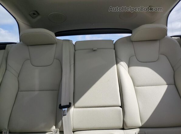 YV4L12RK8N1084271 2022 VOLVO XC60 White Вид задніх сидінь