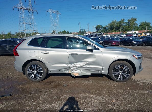 YV4L12RL3N1950838 2022 VOLVO XC60 Silver 360 interior view