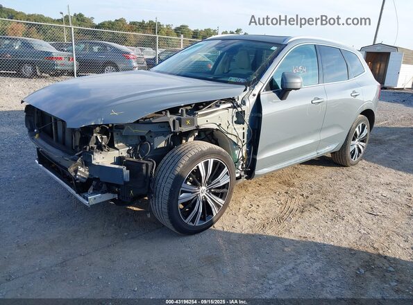 YV4L12RL7N1018285 2022 VOLVO XC60 Gray Vista tres cuartos delantera izquierda