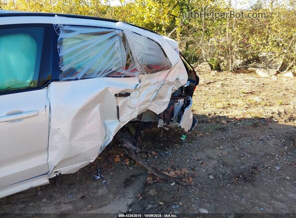 YV4L12RL7R1751779 2024 VOLVO XC60 Белый Вид спереди